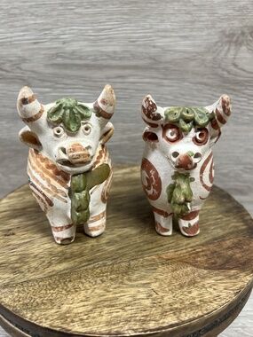 VTG Ceramic Peruvian Bull Figurine Handmade Painted Terracotta Clay Sculptures
